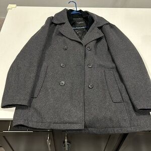 Men’s wool 60%, polyester 33% Pea Coat.